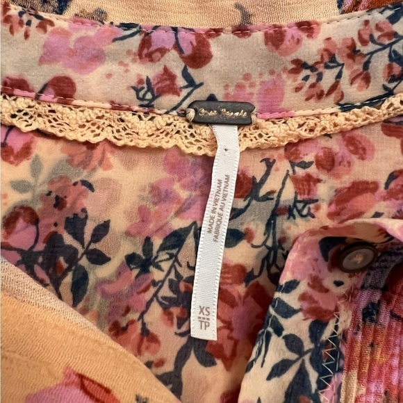 Free People Coral Floral Button Down Top Size XS - Picture 8 of 10